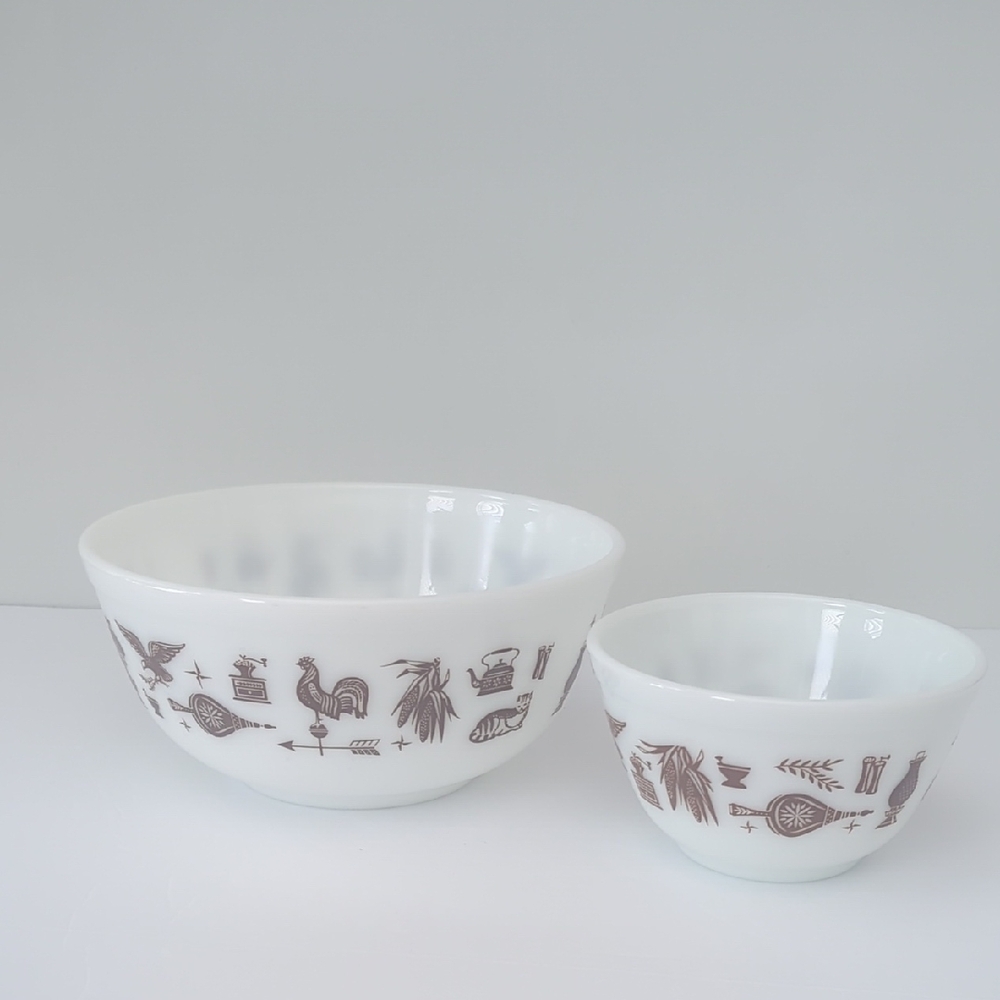Vintage Pyrex Early American Mixing Bowl Set (2) 2.5 Qt #403 & 1.5 Pt #401 - Picture 2 of 13
